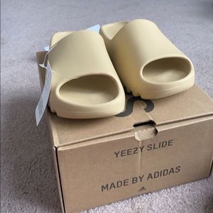 Yeezy Slide Desert Sand Size 6